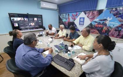 Instituições discutem sobre implantação de cursos de formação de jovens em TL
