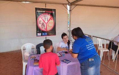 Campanha Agosto Lilás orientou 146 mulheres na primeira semana de ações