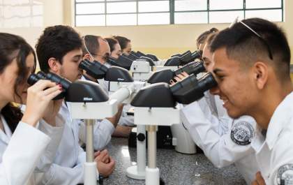 Faculdade de Araçatuba é a única do Estado a ganhar laboratório com microscópio exclusivo