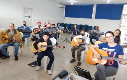 Diretoria de Cultura oferece vagas para aulas de ukulele e violão