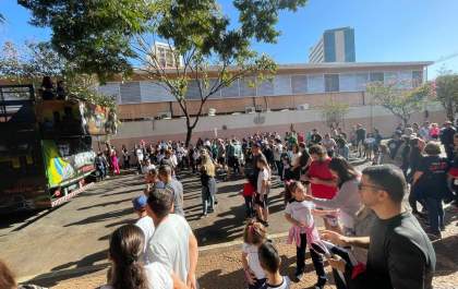Caminhada da família atrai centenas de famílias em Araçatuba&nbsp;