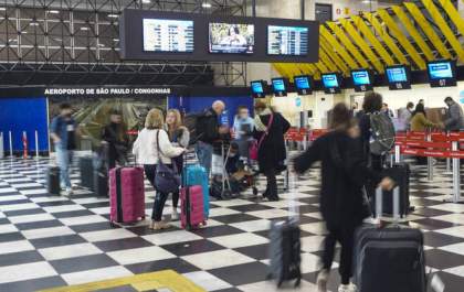 Anvisa acaba com exigência de máscaras em aviões e aeroportos