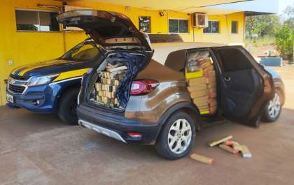 Carro é recuperado carregado com droga em Água Clara