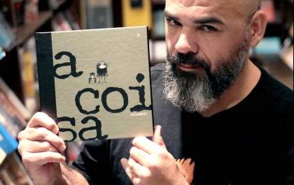 “ENTRE UMA COISA E OUTRA: A narrativa introspectiva de Orlandeli” entra em cartaz no Riopreto Shopping esta semana