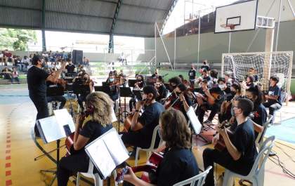 Projeto Música na Escola leva Orquestra Jovem de Ilha Solteira à Apae
