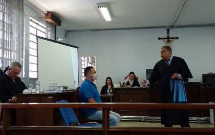 ‘Eu ouvi meus ossos quebrando e tinha certeza que iria morrer naquele momento’, diz vítima em depoimento em Júri