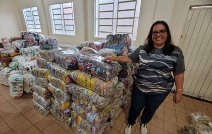 Castilho entrega 4 toneladas de alimentos no Hospital de Amor em Barretos