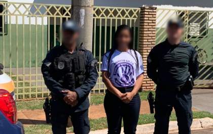 Policiais de Brasilândia doam brinquedos para Casa Acolhedora Doce Lar
