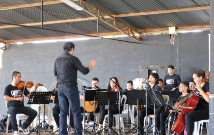 Orquestra Jovem de Ilha Solteira realiza apresentação na Apae