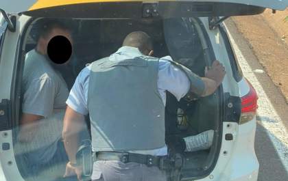 Ônibus de Andradina a São Paulo é parado pela Polícia Rodoviária e dois são presos por tráfico