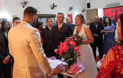 Casamento: Cléo e Ercílio recebem seus convidados em grande estilo