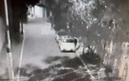 Três corpos são encontrados amarrados e enrolados a lençóis em rua