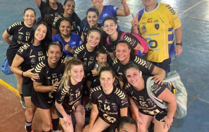Handebol feminino de Araçatuba é campeão dos Regionais