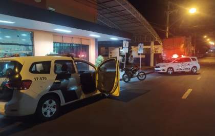 Homem tenta furtar supermercado e é preso pela Polícia na madrugada