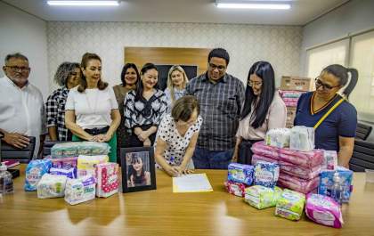 Fundo Social de Araçatuba recebe doações de absorventes do Japão