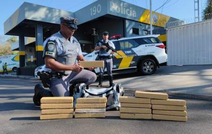Mulher é presa pelo TOR com 18 tijolos de maconha