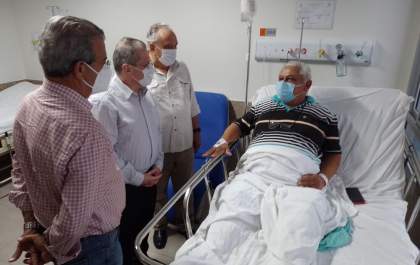 Na Santa Casa de Araçatuba, Jean Gorinchteyn encontra paciente que aguardou 8 anos por cirurgia no joelho
