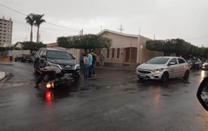 Urgente: acidente no centro de Andradina no final desta tarde de segunda(26)