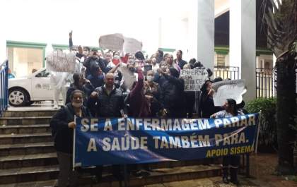 Profissionais de enfermagem em Araçatuba voltam a protestar contra suspensão do piso salarial