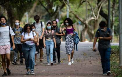 USP apaga notas de alunos que não apresentaram comprovante de vacina contra Covid-19