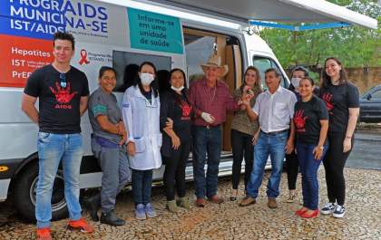 Prefeito Angelo Guerreiro entrega veículos para SMS e anuncia construção de sede para o Programa IST/AIDS