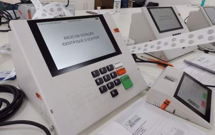 Propaganda eleitoral gratuita, comícios e debates terminam hoje