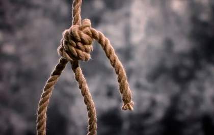 Mulher é encontrada morta pelo esposo e filho