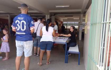 Eleitores enfrentam filas para votar em Penápolis&nbsp;
