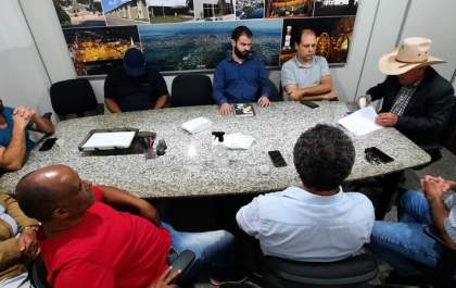 Serviço de táxis em Três Lagoas continuará com o uso da bandeira 2