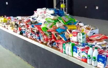 Fundo Social de Birigui recebe alimentos arrecadados por supermercado
