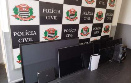 Polícia Civil de Araçatuba cumpre mandados contra acusados de furtar grande quantia de dinheiro de idosos