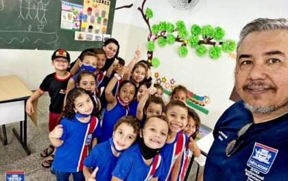 Alunos do 6º ano da E.M. Odeir Antônio da Silva participam de oficina de fotografia
