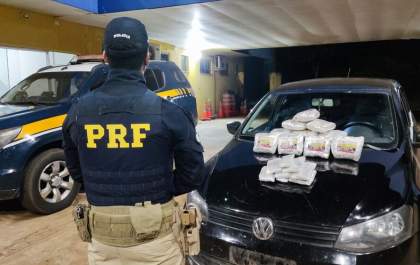 PRF apreende quase 10 Kg de entorpecentes em Água Clara