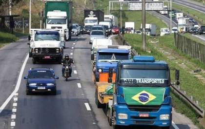 Benefício extra de R$ 1.000 é pago hoje a cerca de 295 mil taxistas e mais de 377 mil caminhoneiros