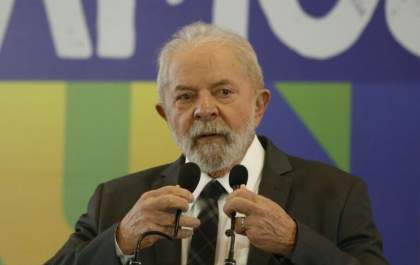 Lula se compromete com liberdade religiosa em carta aos evangélicos