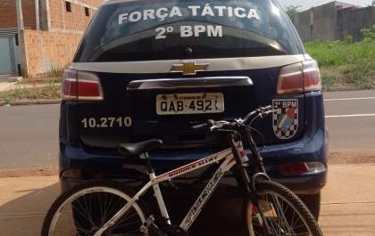 Ladrão furta bicicleta e é detido pela vítima