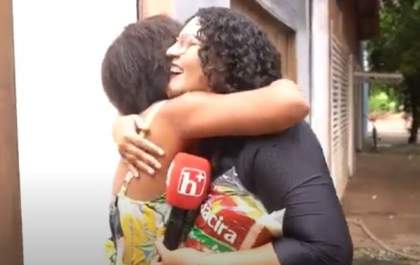 Locutora da Agitta Cidade FM 102,9 Larissa Dandara no quadro Larissa Agitta sua casa