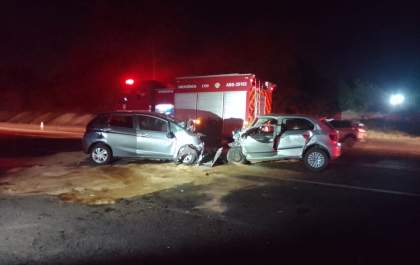 Colisão frontal na Elyeser deixa mortos