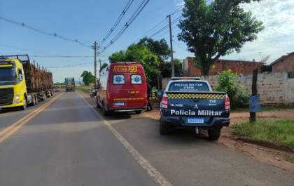 Mulher com criança no colo tenta se jogar na frente de caminhões em Três Lagoas