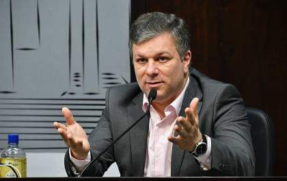 Presidente Guto Marão reestrutura prédio da Câmara Municipal
