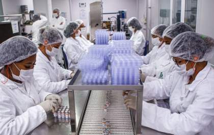 Carga para produção de vacinas está parada em bloqueio de caminhoneiros, diz Butantan