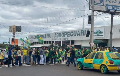 Andradinenses fazem manifestação pacífica na Guanabara