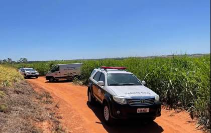 Polícia Civil investiga morte de homem encontrado parcialmente enterrado