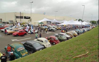 Clube realiza o 11º Encontro de Veículos Antigos de Penápolis