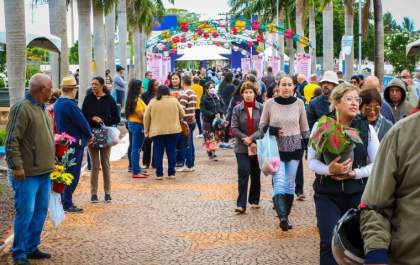 Cemitério Municipal recebeu cerca de 10 mil pessoas no Dia de Finados