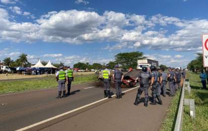 Bolsonaristas fazem bloqueio na rodovia Euclides da Cunha em Santa Fé do Sul
