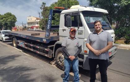 Prefeitura de Penápolis recebe caminhão apreendido pela polícia