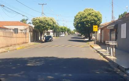 Vereador quer explicações para construção de lombada em frente a imóvel de secretário