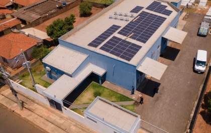 Escolas e prédios da Educação começam a receber placas fotovoltaicas