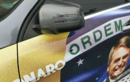 Carro com foto de Bolsonaro é alvo de tiros em Birigui